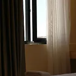 Modern Stay, ティラナ
