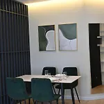 Modern Stay, * ティラナ