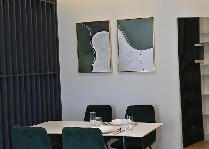 Modern Stay, * 티라나